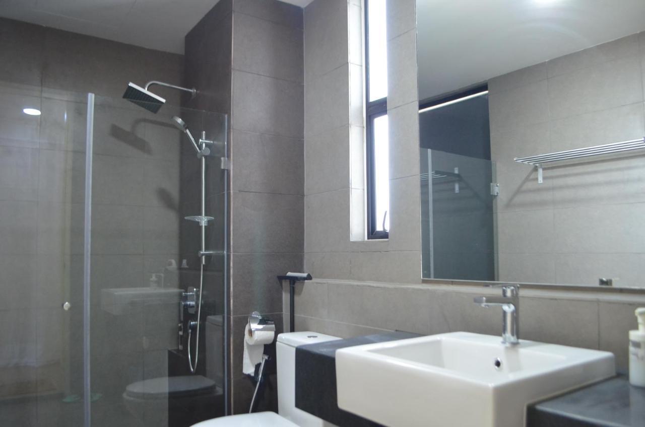 Casa Rv Homestay Mkh Boulevard كاجانغ المظهر الخارجي الصورة